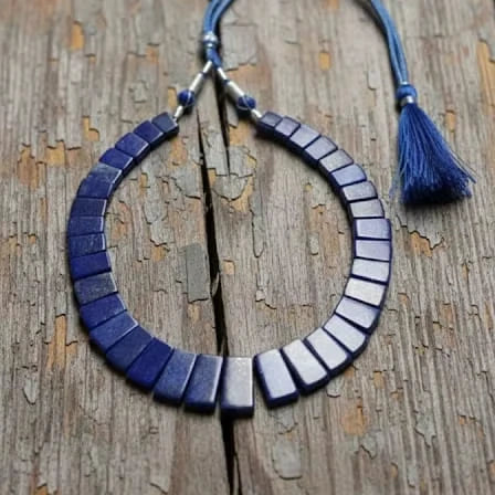 Collier de perles bleues H A GEMS