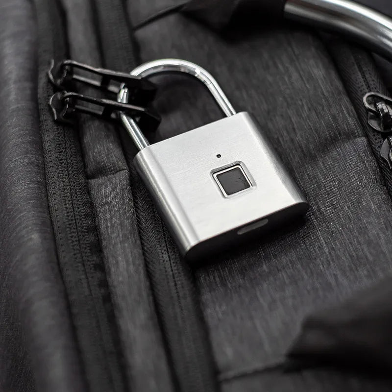 Cadenas à empreinte rechargeable KERUI O11
