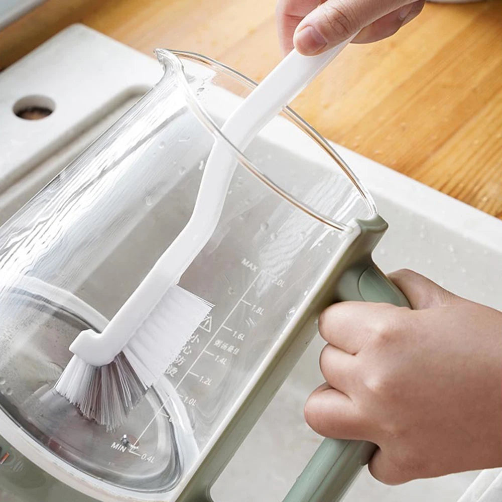 Brosse de nettoyage coudée pour recoins